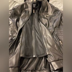 Removable sweater pleater jacket